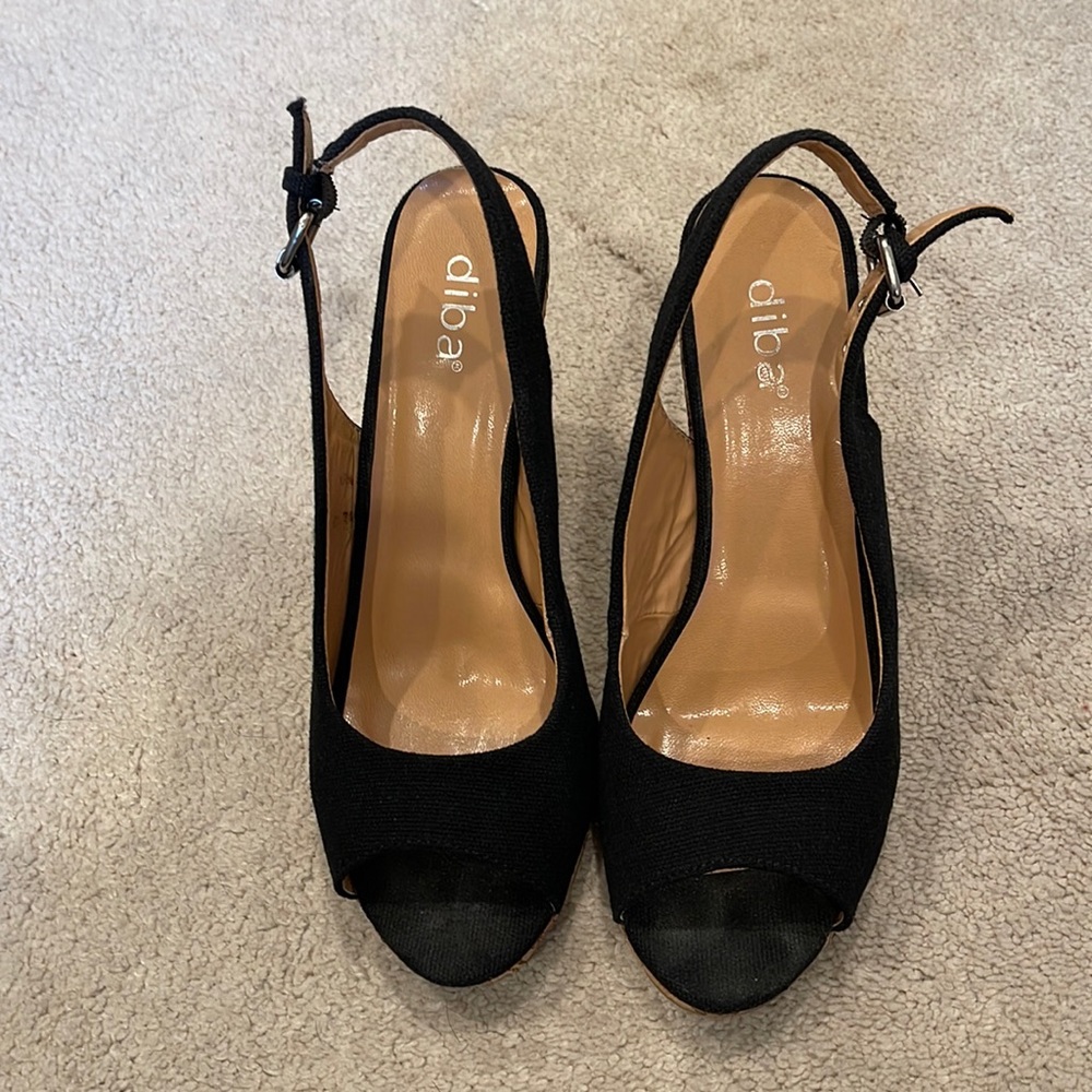Diba open toe wedge size 7